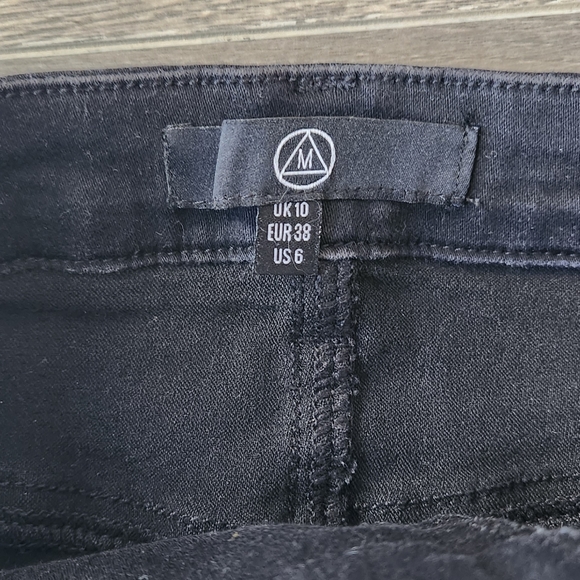 Misguided black skirt - Picture 3 of 6